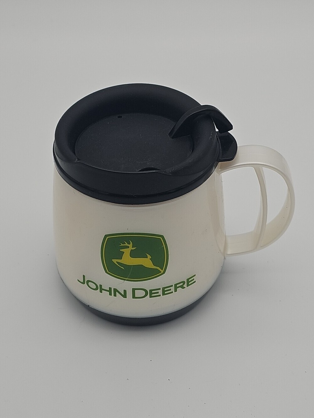 John Deere Thermo-Serve 32oz Plastic Travel Mug with Lid Deer Check Pics
